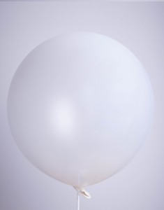 Pearl White balloons 24 