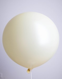 Ivory Deco balloons 24 